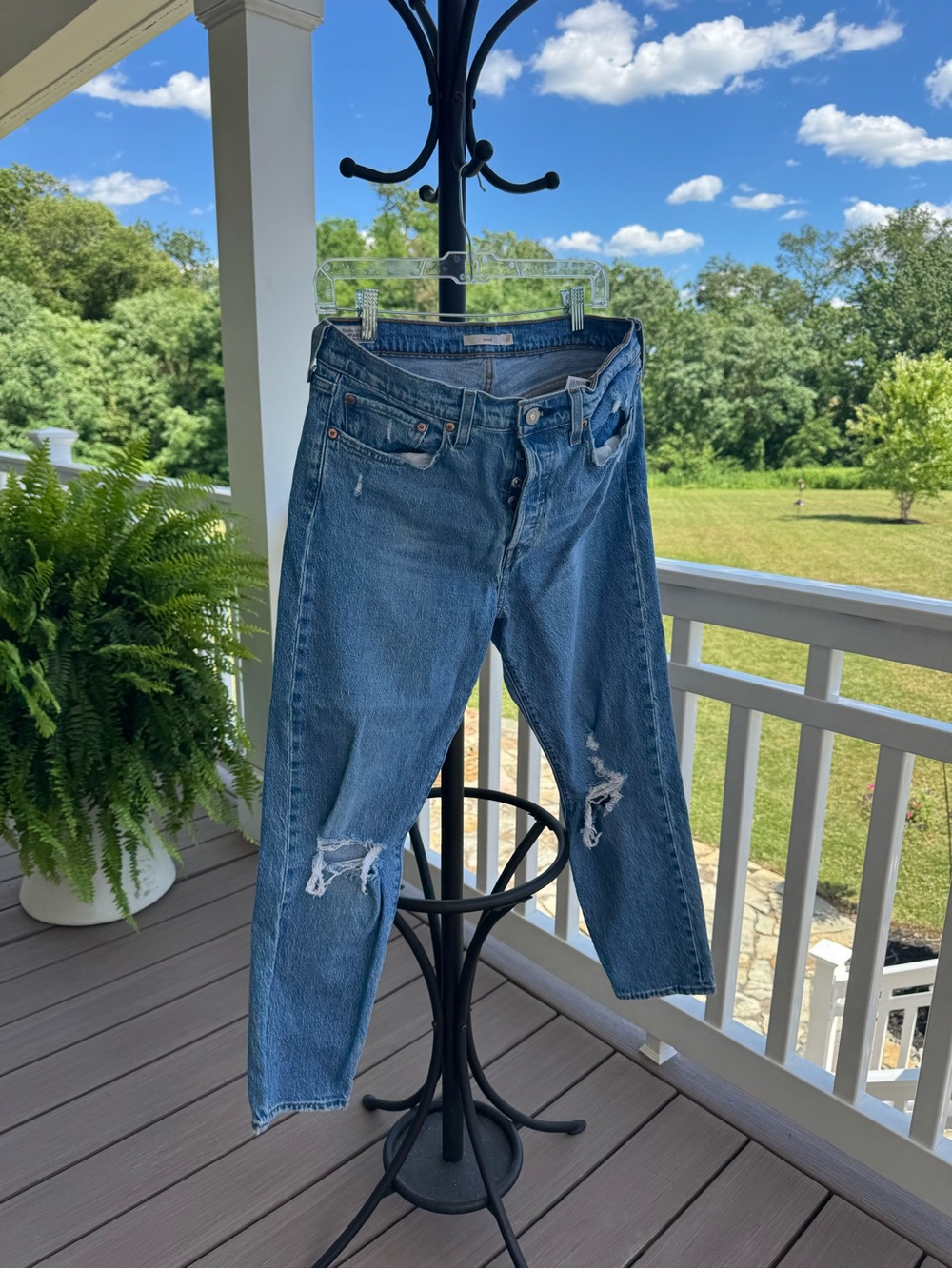 Levi’s Premium Wedgie Straight Jeans Distressed Light Wash Size 31